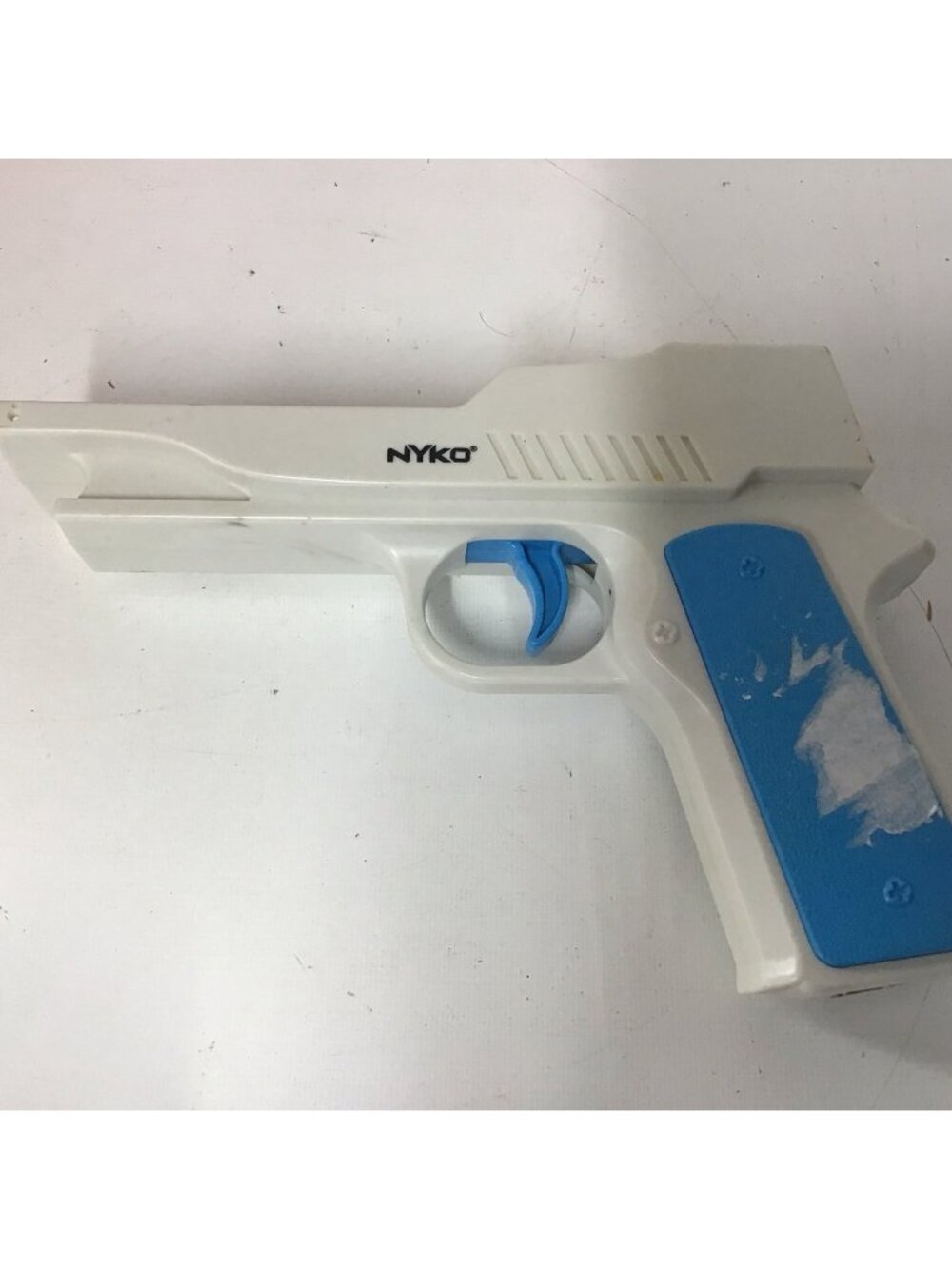 Nyko Perfect Shot White Blue Gun Controller For Nintendo Wii Remote Accessory